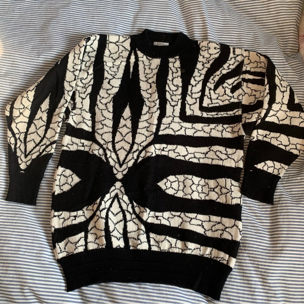 Vintage 80s Italian Graphic Knit Sweater Black and White - Picture 1 of 5
